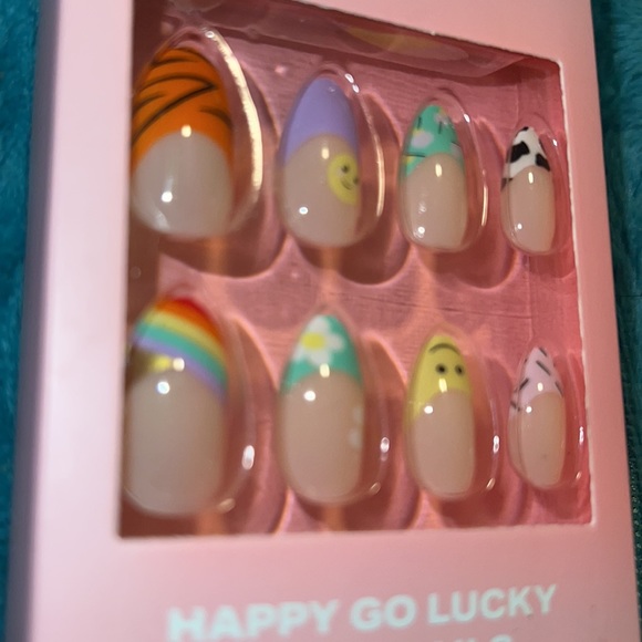Set of ten pack shrine nails - Picture 3 of 3